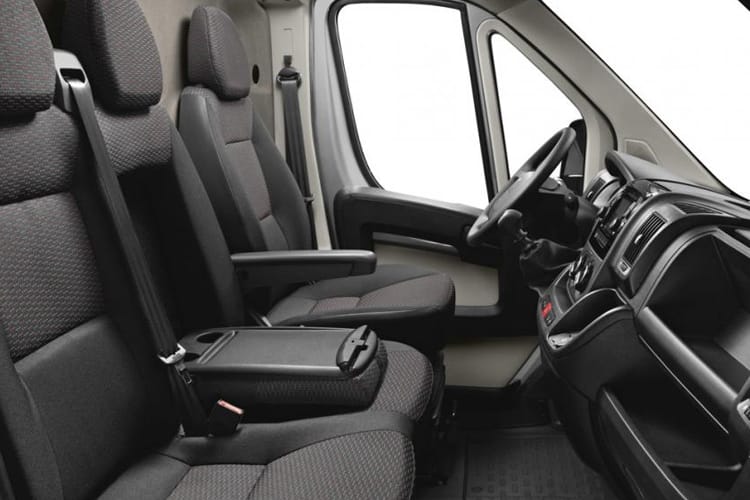 Peugeot Boxer 335 L2H2 2.2 BlueHDi 140 Asphalt 3450, Interior thumbnail